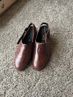 Vintage Tic Tac Toes Tooled Leather Western Slingback Clogs